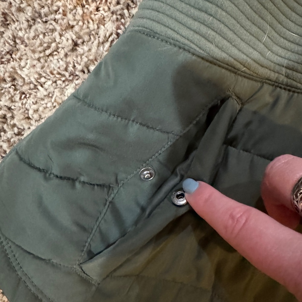 Women's Tek Gear Quilted Vest - Picture 4 of 4